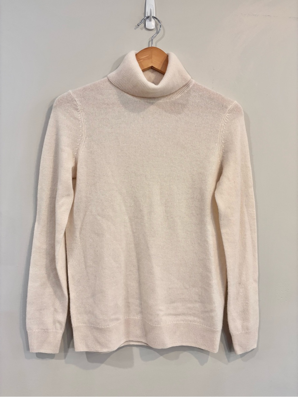 NWOT 100% Cashmere Off white cream Turtle Neck Sweater Sz Small